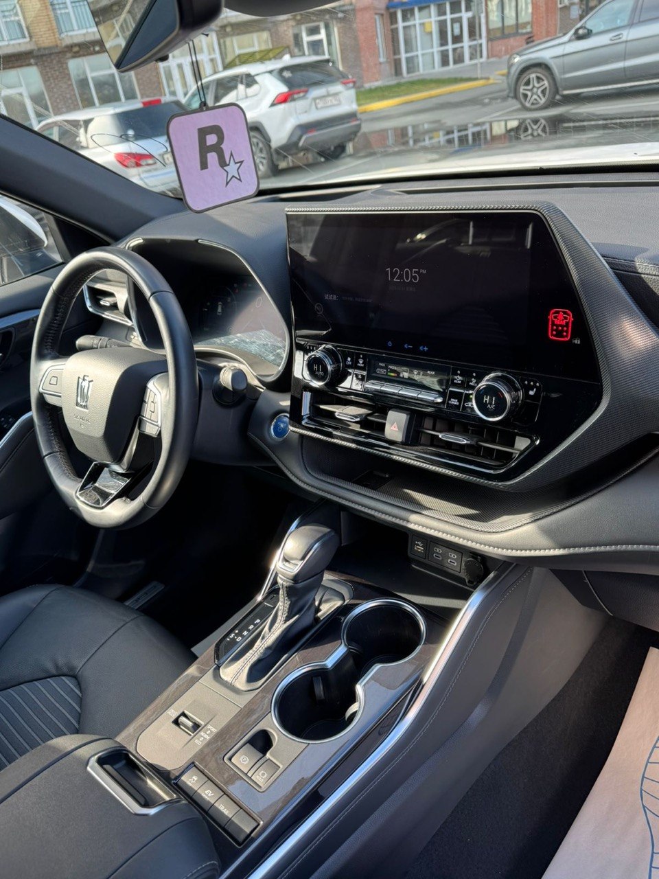 Toyota Crown Kluger, салон