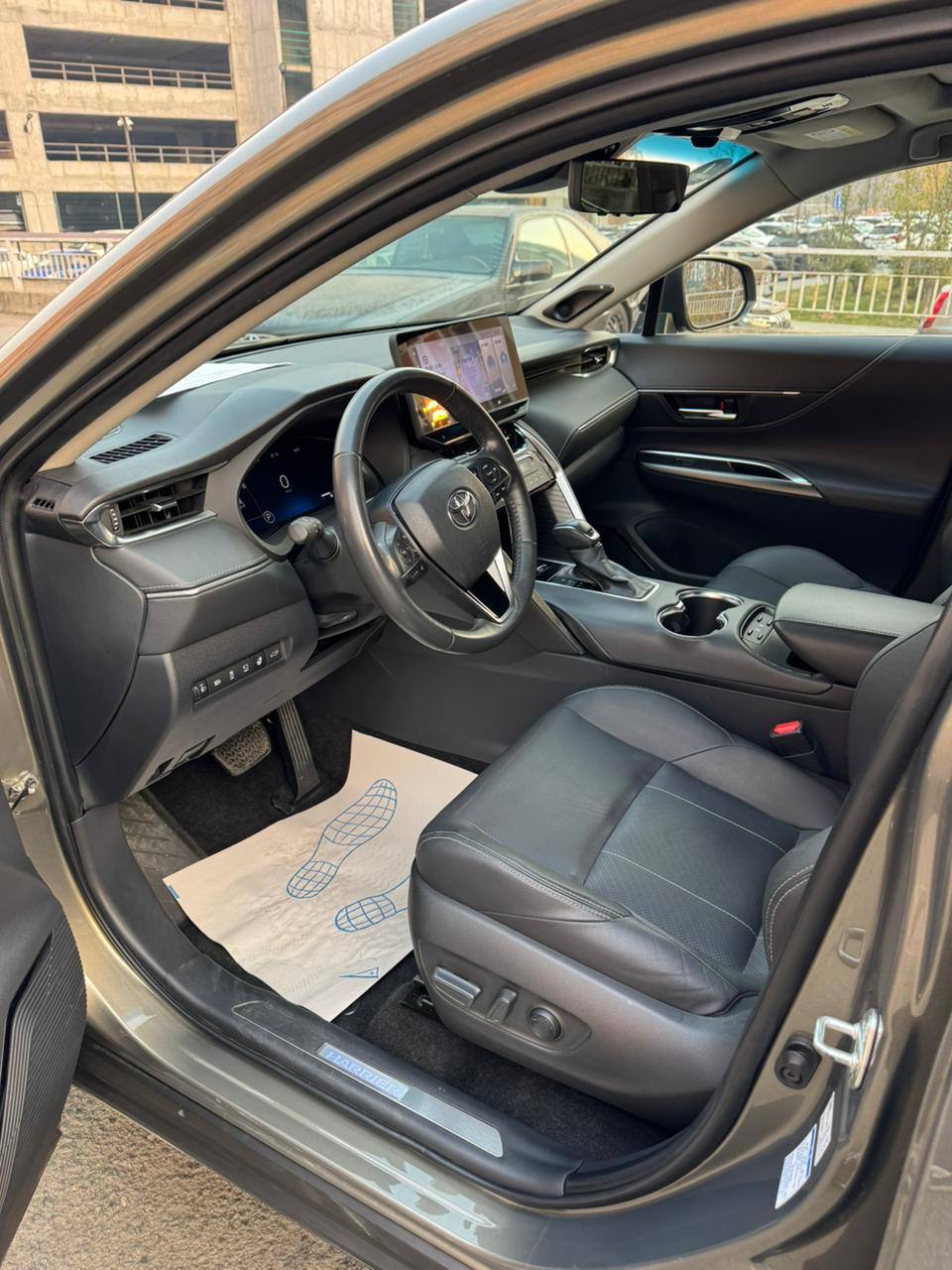 Toyota Harrier, салон